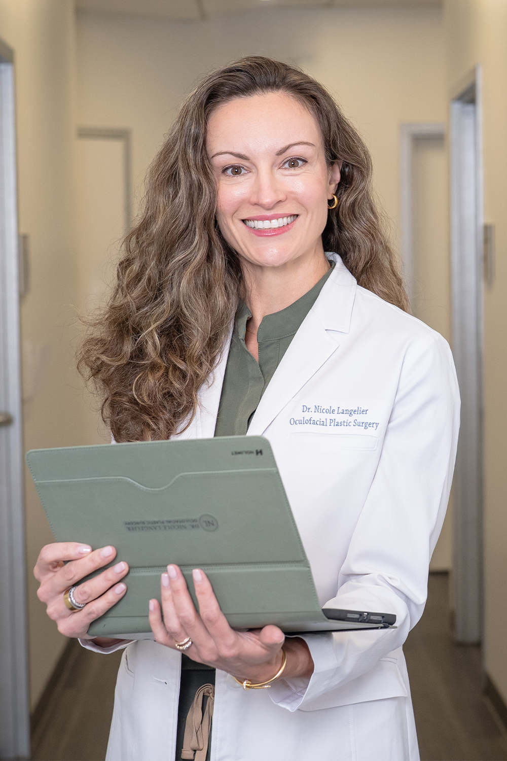 VEI Aesthetics - Dr. Langelier Portrait 2025 VEI Aesthetics - Dr. Langelier Portrait 2025